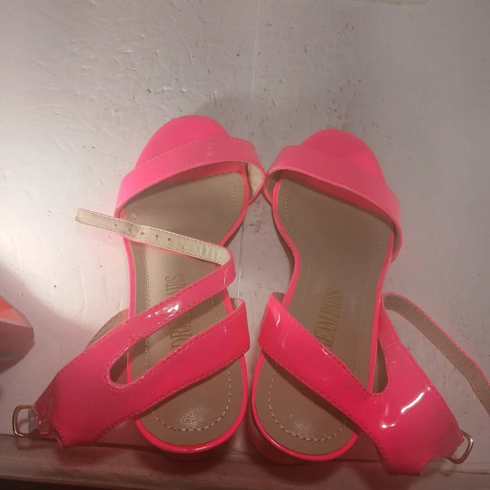 Dream Pairs Block Heel Sandals 7.5 Neon Pink Patent Barbiecore Low Heel